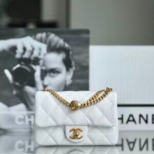 Classic CHANEL Bag: A Stylish and Versatile Choice for Elegance